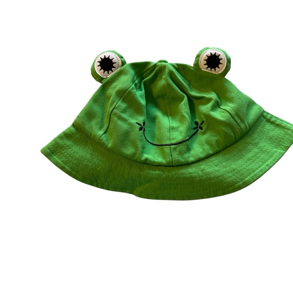 Charming Green Frog Women's Bucket Hat